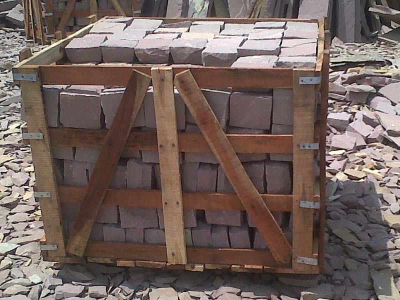 agra-red-sandstone-out-door-garden-cobbles-paving-stone-wooden-crate-packing