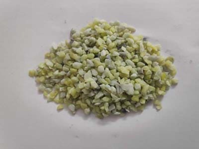 lemon-green-colour-indian-granite-stone-tumbled-crushed-chips-garden-landscaping-decor-exporter-wholesaler-supplier-manufacturer-trader