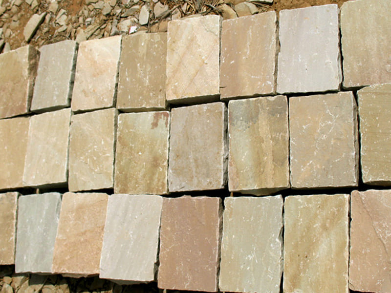 camel-dust-yellow-golden-sandstone-cobbles-natural-tumbled-sawn-look-garden-paver-setts-cube-builder-design-pattern-stones-patio-pack