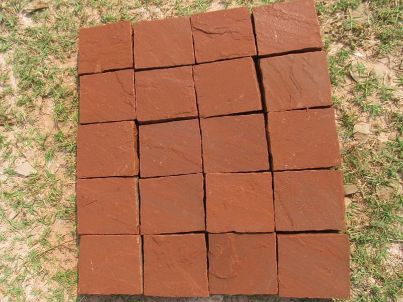 red-sandstone-natural-finish-tumbled-stone-cobbles-landscaping-morden-desing-layout-pattern-architecture