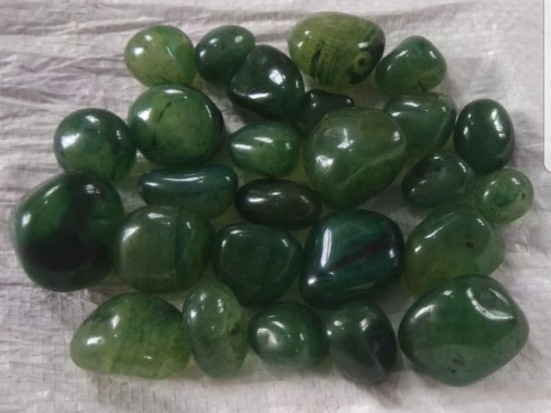 dark-green-color-onyx-polished-tumbled-natural-pebbles-indian-rock-stones-minerals-supplier-exporter-wholesaler