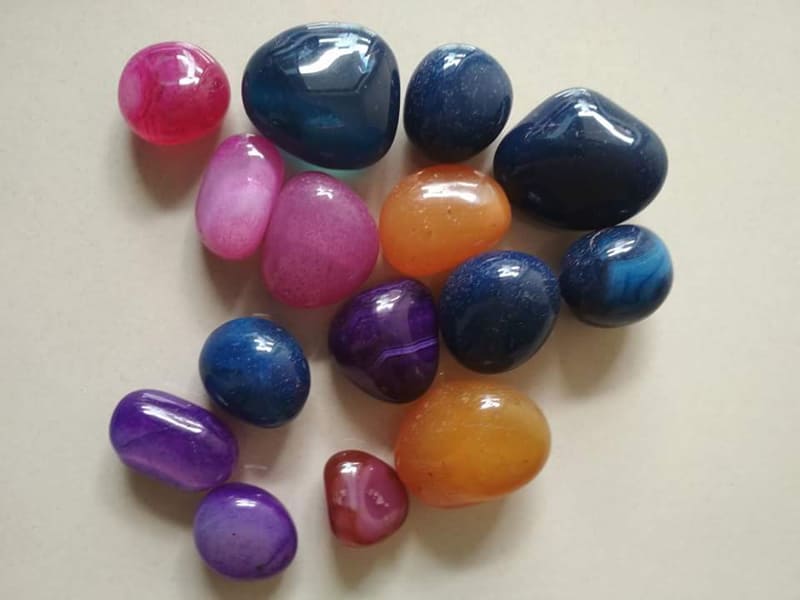 mix-color-onyx-polished-pebbles-semi-precious-stones-indoor-outdoor-home-decor-landscaping