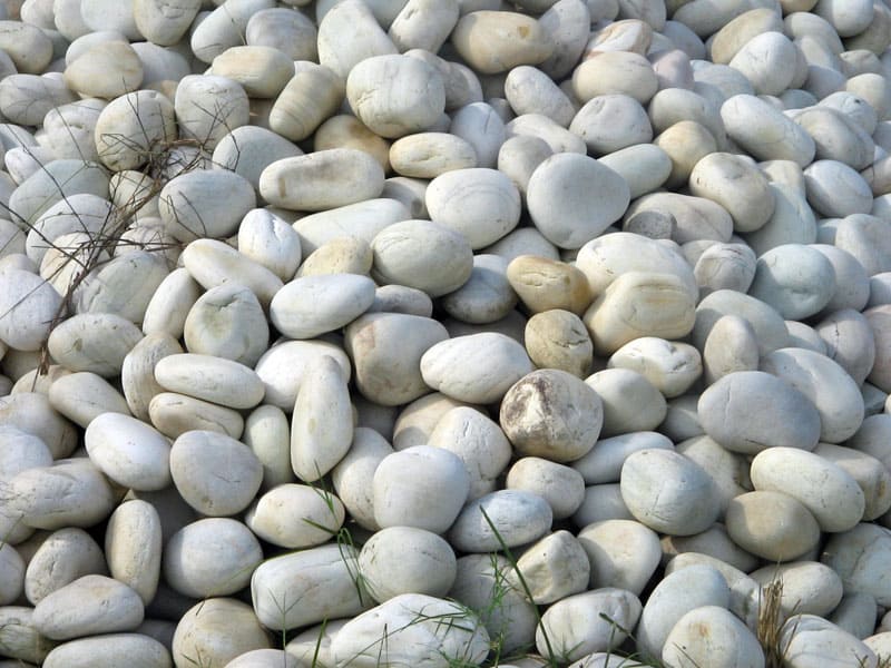white-natural-river-wash-landscaping-pebble-round-stones