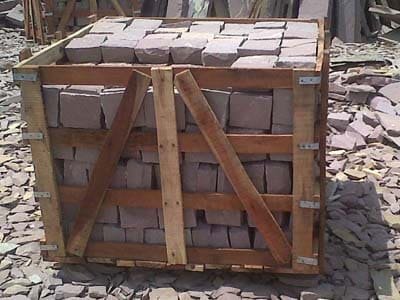 agra-red-indian-sandstone-out-door-garden-landscaping-hand-tumbled-cobbles-paving-stone-wooden-crate-packaging-for-easy-container-stuffing