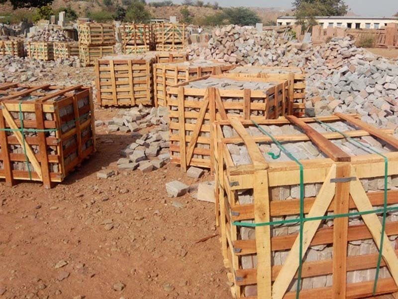 kandla-grey-hand-tumbled-sandstone-paving-cobbles-packing-in-wooden-crates