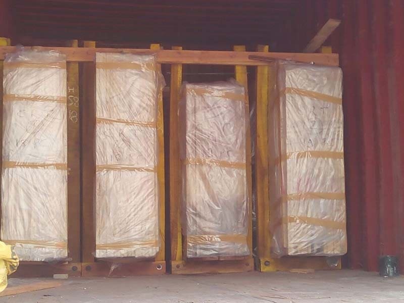 marble-polished-slabs-packing-and-stuffing-using-wooden-pallets-in-container-for-exports