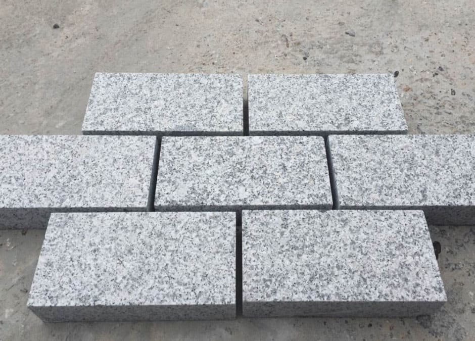 white-colour-granite-swan-look-surface-machine-cut-edge-cobbles-best-price-pavement-indian-stones-importer-buyer-trader