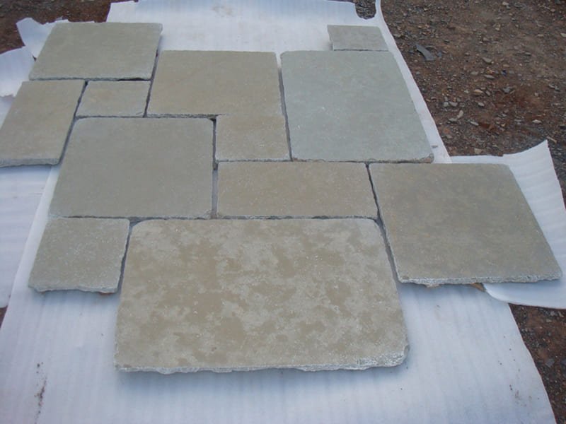 tandur-yellow-limestone-tumbled-brushed-patio-pack-tiles