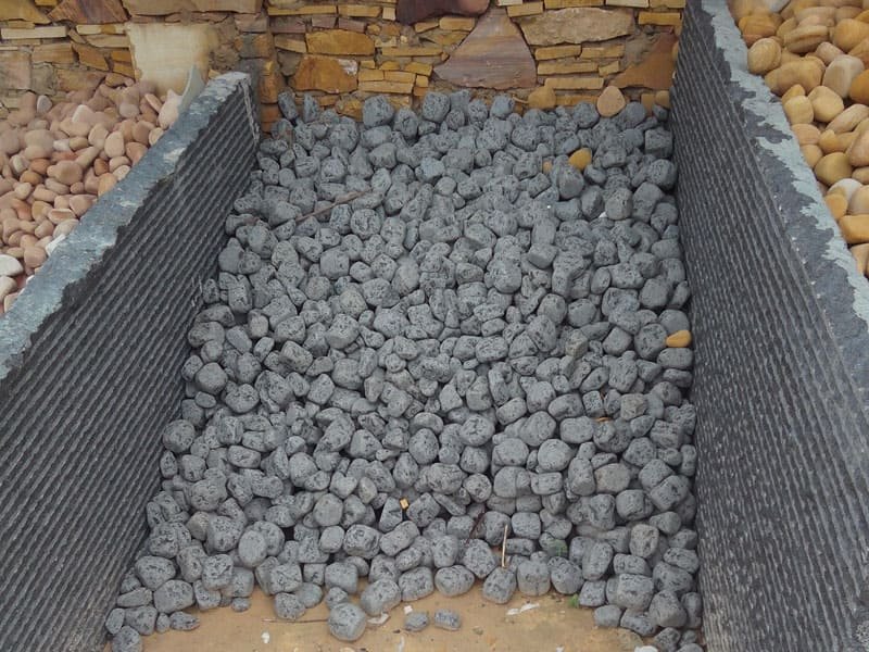 absolute-black-granite-tumbled-pebbles-rock-stones-international-supplier-exporter-from-india