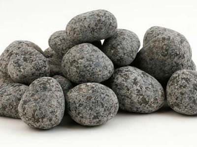 black-granite-tumbled-indian-jumbo-pathway-garden-outdoor-landscaping-decor-pebbles-stones-export-company-trader-stockest-exporter-supplier