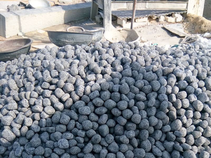 rajasthan-black-granite-tumbled-north-india-pebbles-stones-driveway-exporter-manufacturer