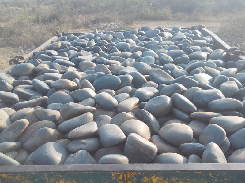 black-natural-dry-river-pebbles-decorative-rock-product-garden-stone