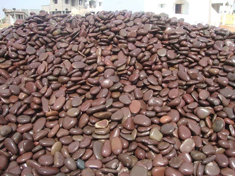 chocolate-natural-river-pebbles-wet-look-landscaping-pathway-subway-garden-stones