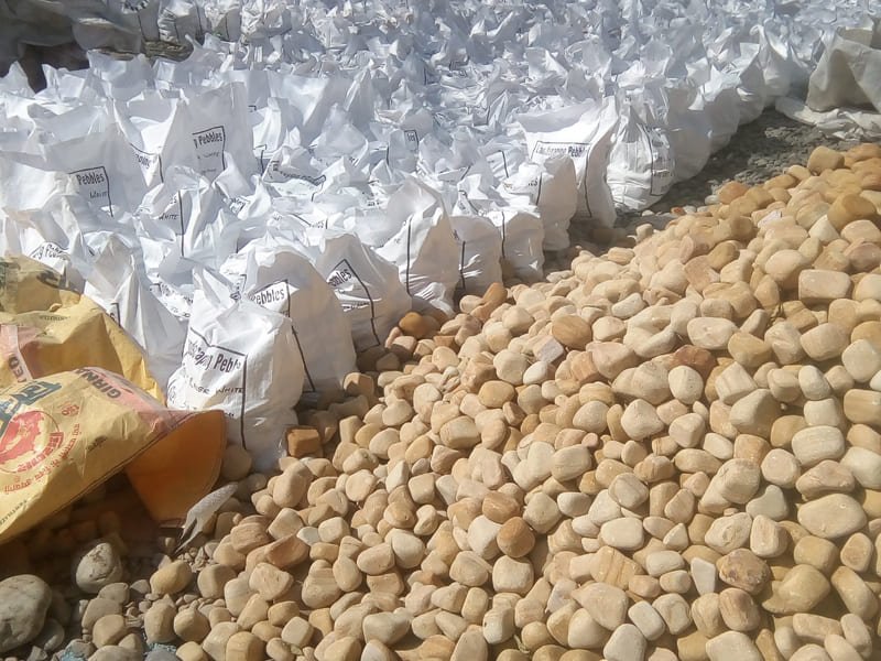 teak-golden-sandstone-pebbles-decorative-landscaping-stones-bag-jumbo-packing