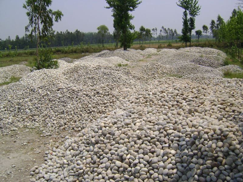 white-natural-river-pebble-garden-decoration-round-stones