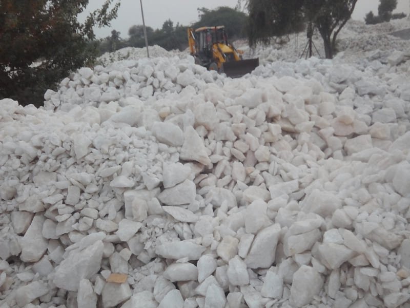 snow-white-quartz-raw-lumps-geological-minerals-rajasthan-india-stone-pebbles-exporter-supplier