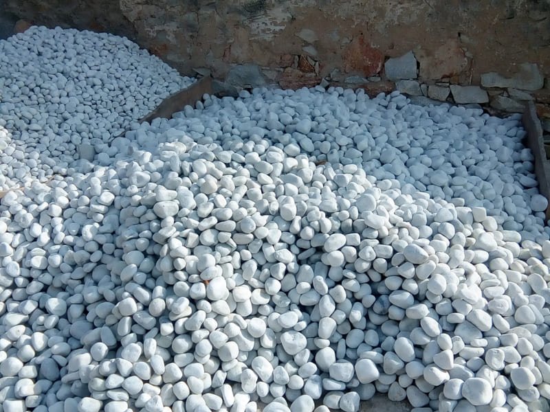 snow-white-tumbled-quartz-aggregate-paving-stone-round-smooth-pebbles-decorative-site