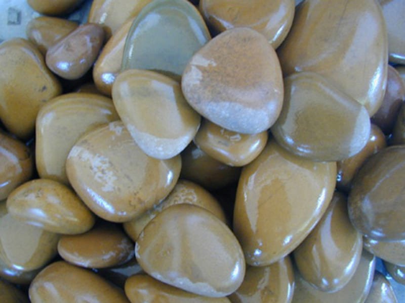 yellow-wet-natural-river-stone-wall-cladding-pool-side-pebbles-parking-lot-pathway