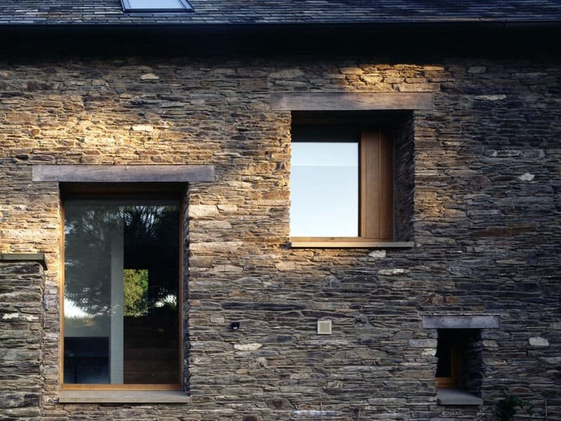 black-rustic-mosaic-slate-rock-face-bathroom-kitchen-wall-panels